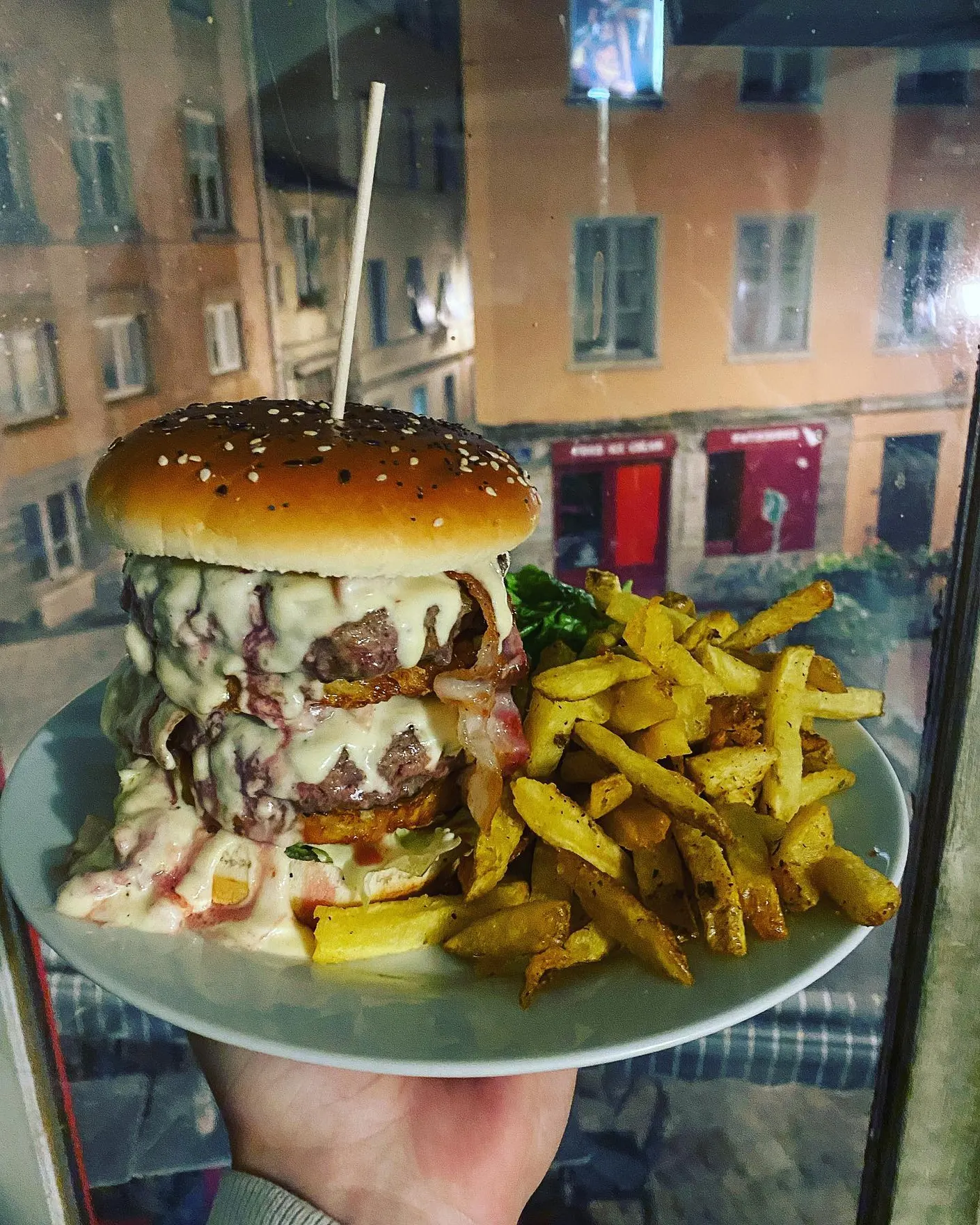Un burger maison de L’Alchimiste